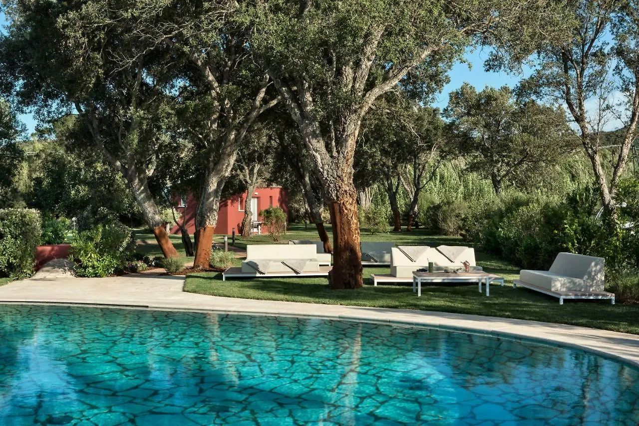 *****  Li Neuli Country Club Otel San Pantaleo İtalya