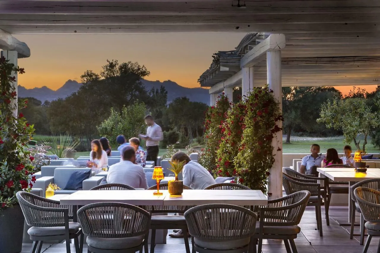 *****  Li Neuli Country Club Otel San Pantaleo İtalya